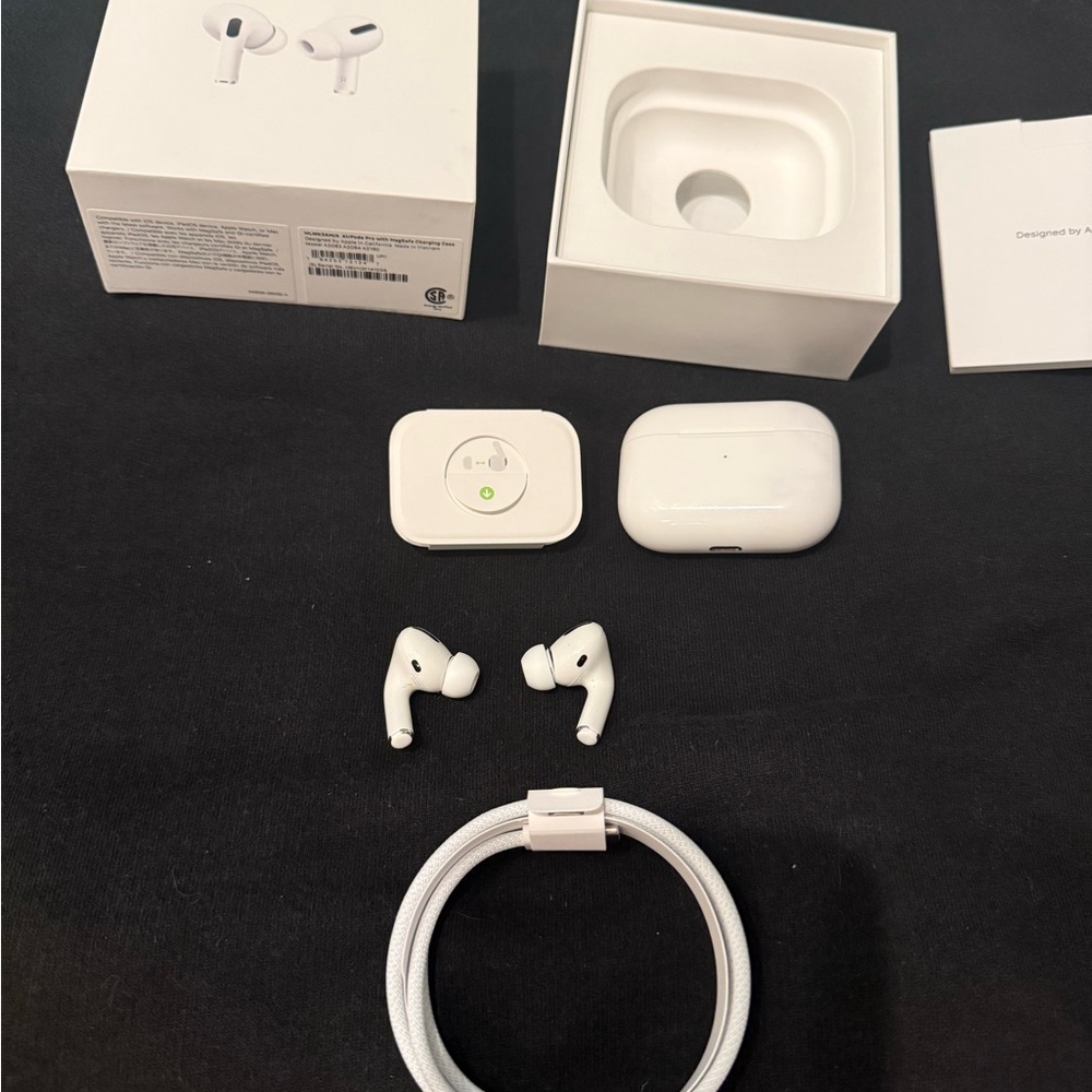 Apple AirPods Pro with MagSafe Charging Case